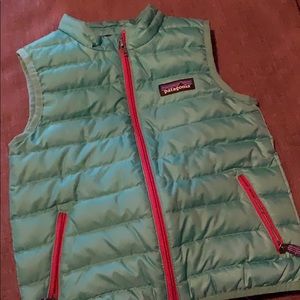 Patagonia down vest 2T